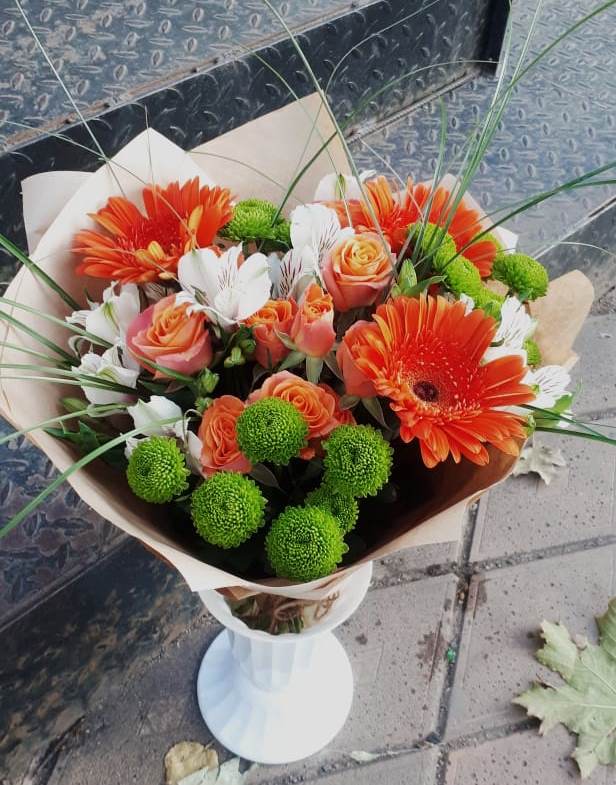 Букет цветов из: Герберы, Хризантемы, Альстромерии и Розы в Пионерском Республика Крым