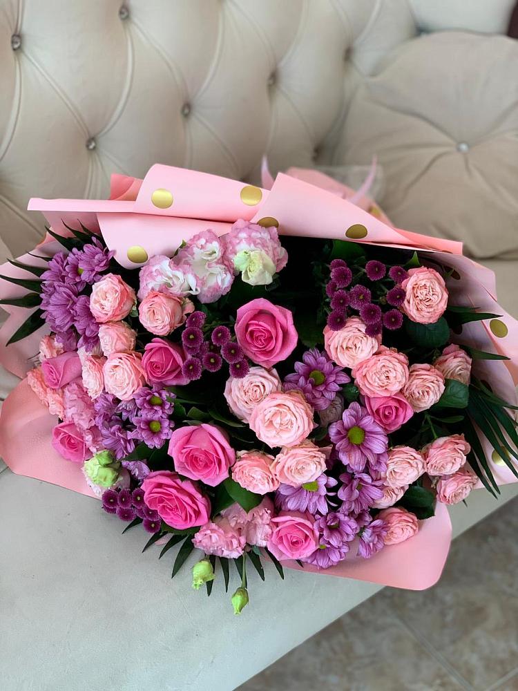 Букет цветов из: Хризантемы, Розы и Лизиантусы в Пионерском Республика Крым