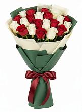 Букет Микс из красных и белых роз в Пионерском Республика Крым