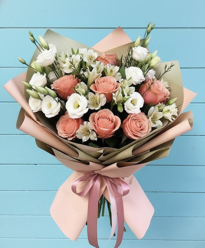 Букет цветов из: Розы, Альстромерии и Лизиантусы в Пионерском Республика Крым