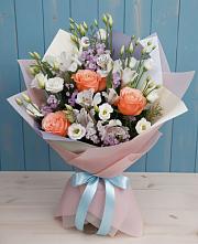 Букет цветов из:  Лизиантусы, Розы, Альстромерии и Гипсофила в Пионерском Республика Крым